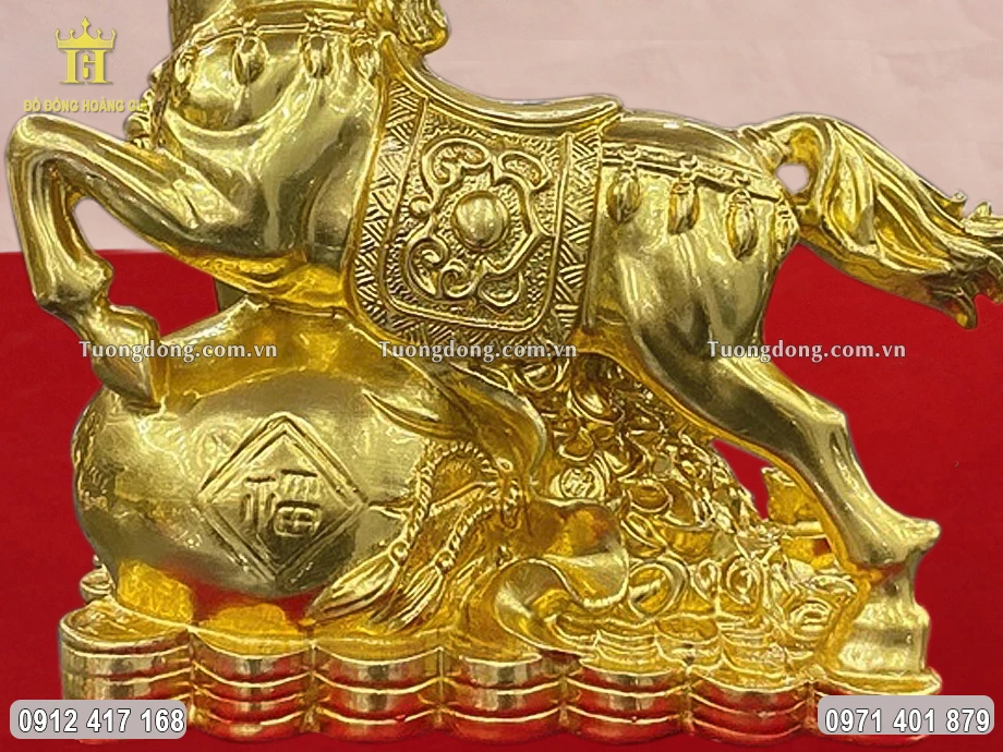 Hình ảnh bao tiền linh vật ngựa đứng trên